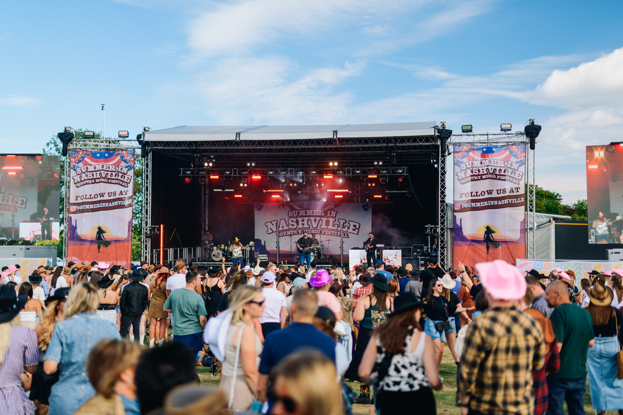 Crowd of people at Summer in Nashville at Robin Hill
